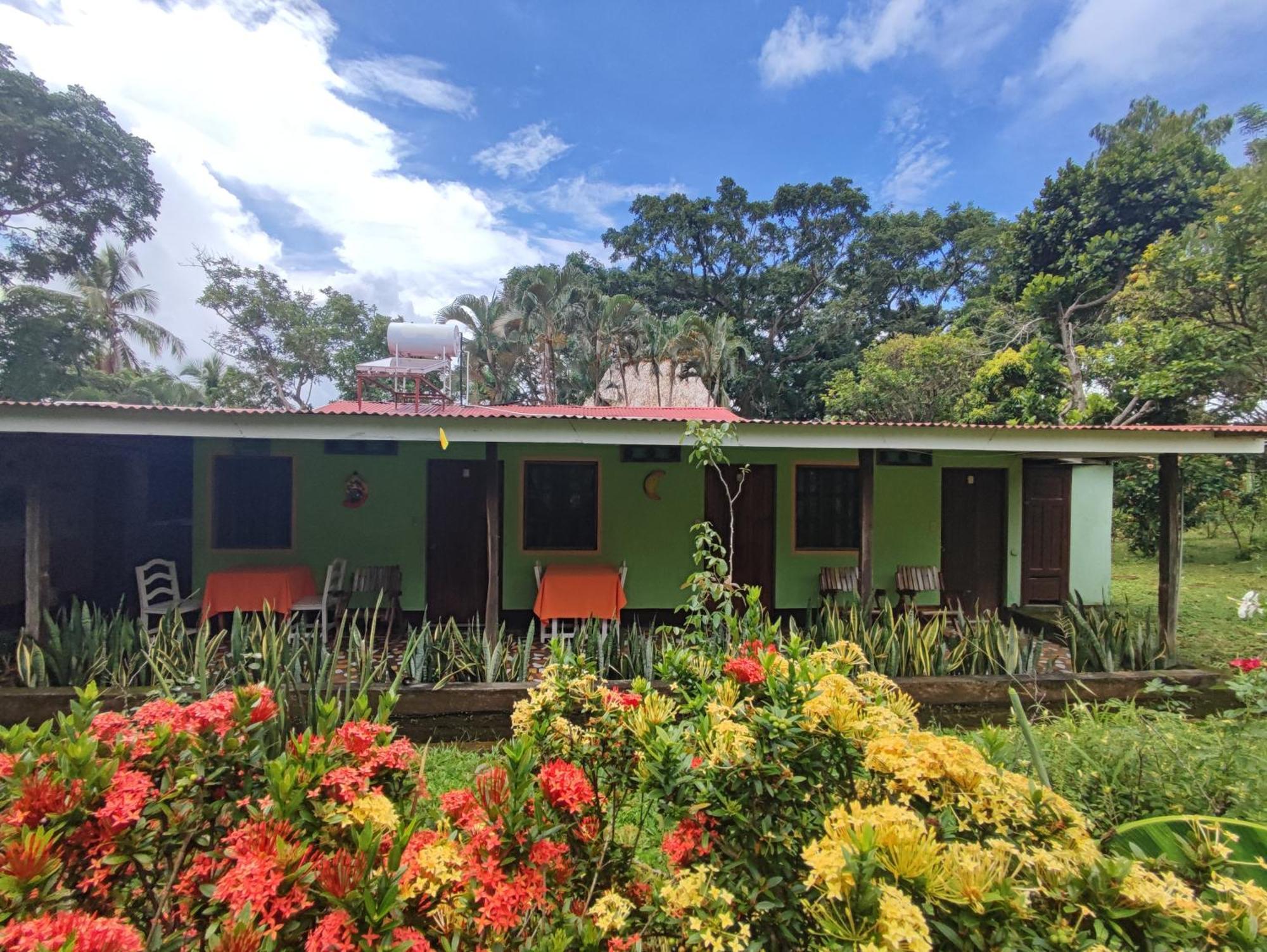 Eco-Lodge El Porvenir. Santa Cruz Room photo
